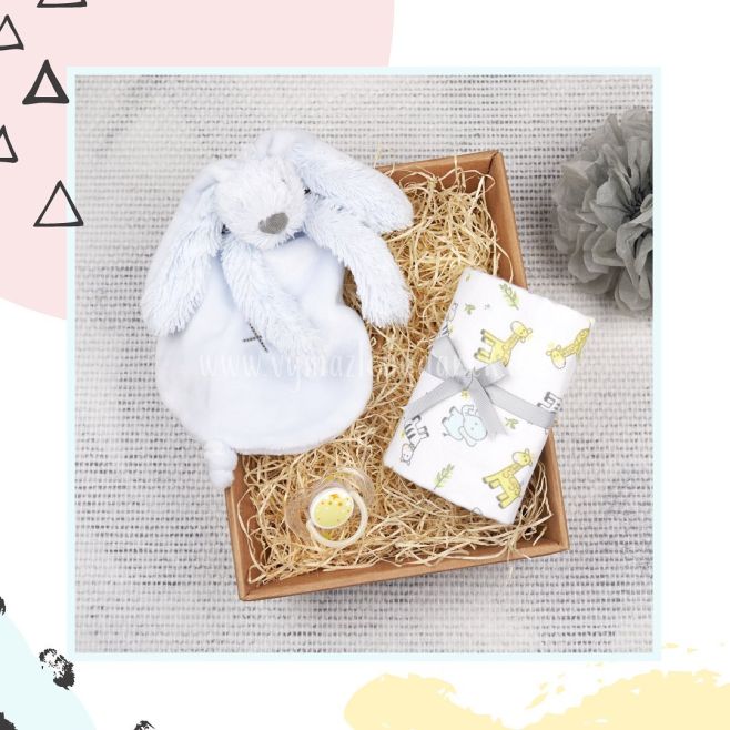 Modrá je dobrá 💙 A se žlutou a šedou ještě lepší! 💛🤍 Dárkový set pro chlapečka s heboučkým mazlíkem, který potěší každou...